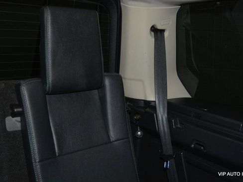 Used 2015 Land Rover LR4 HSE image 28