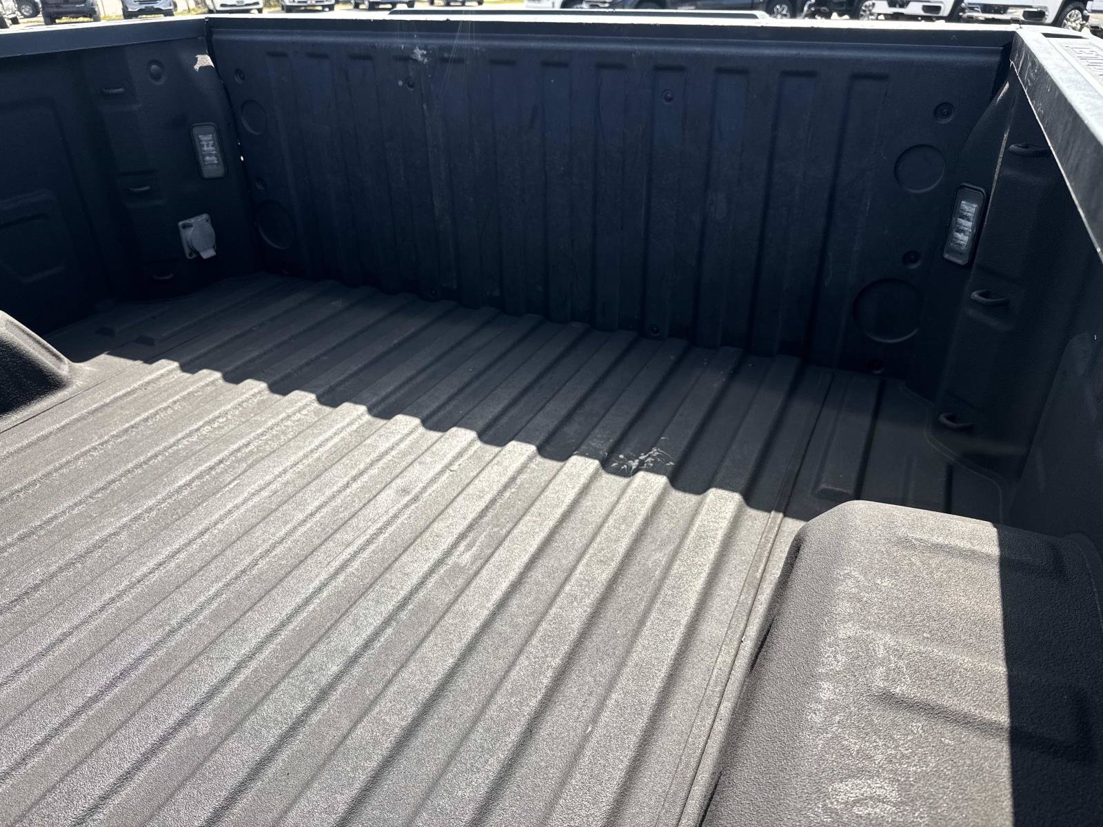 Used 2022 Chevrolet Silverado 1500 LTZ AWD/4WD image 14