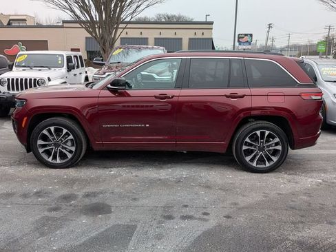 Used 2024 Jeep Grand Cherokee Overland w/ Luxury Tech Group IV AWD/4WD image 6
