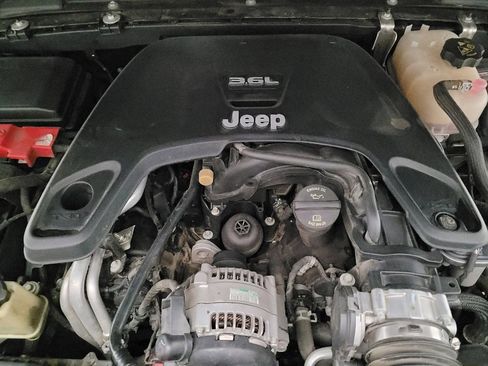 Used 2018 Jeep Wrangler Unlimited Sport AWD/4WD image 30