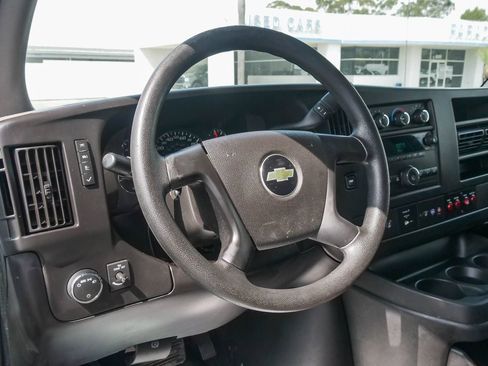 Used 2014 Chevrolet Express 2500 RWD image 19
