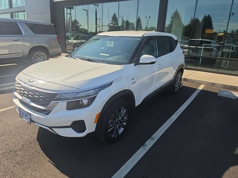 Used 2021 Kia Seltos LX AWD/4WD image 7