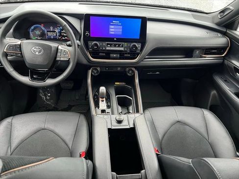 Certified 2025 Toyota Grand Highlander AWD Hybrid image 17
