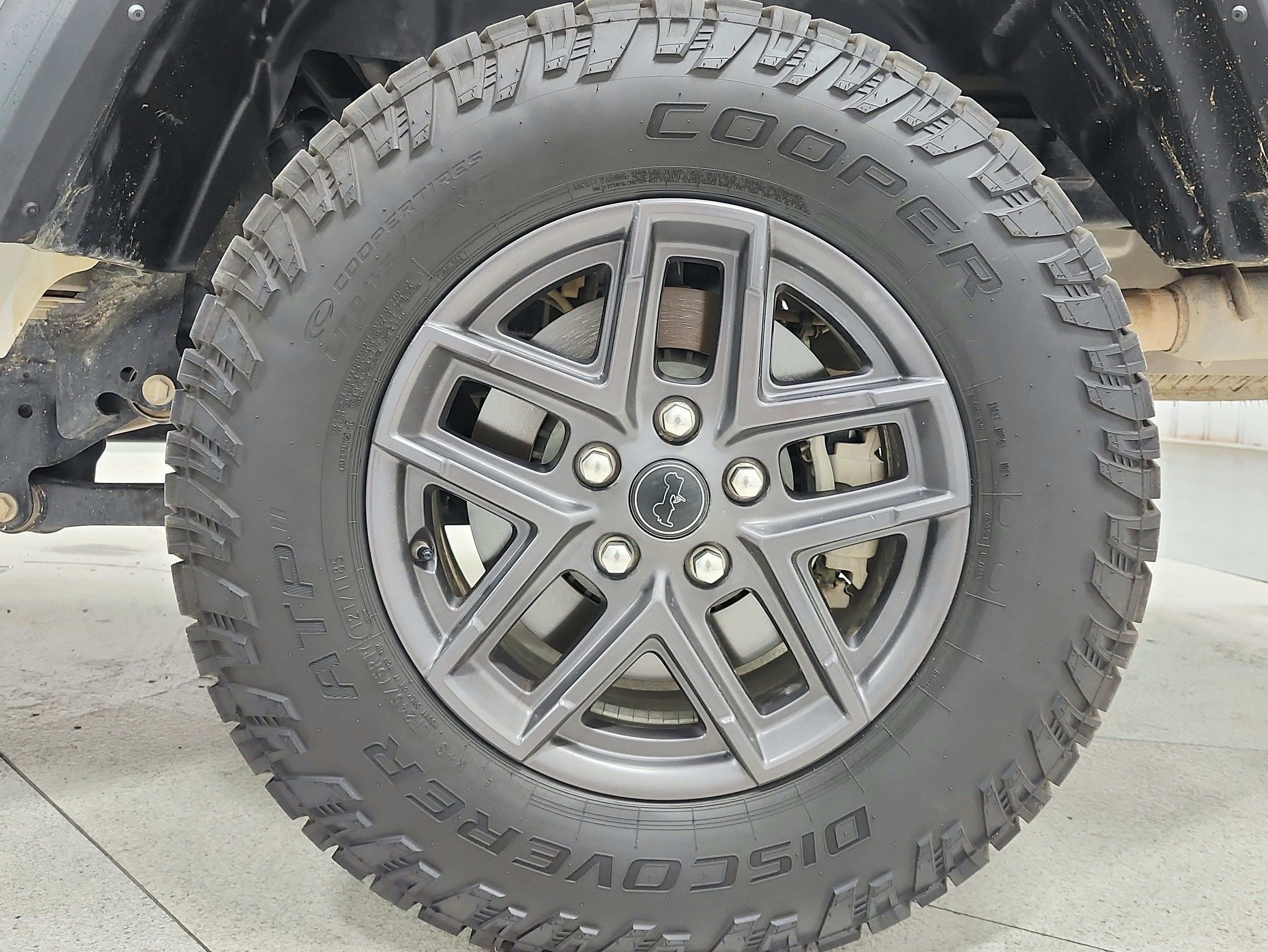Used 2025 Jeep Gladiator Sport AWD/4WD image 19