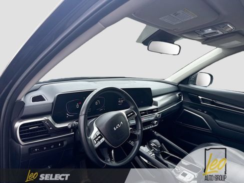 Used 2025 Kia Telluride S AWD/4WD image 12
