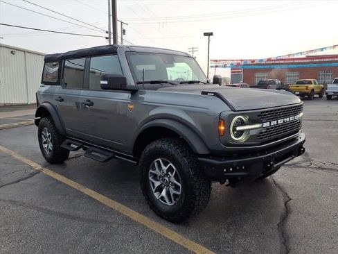 Used 2024 Ford Bronco Badlands image 20