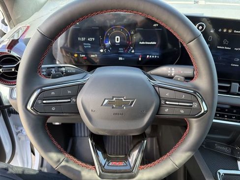 New 2026 Chevrolet Equinox RS w/ Convenience Package III AWD/4WD image 15