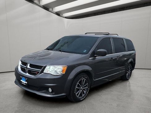 Used 2017 Dodge Grand Caravan SXT FWD image 1