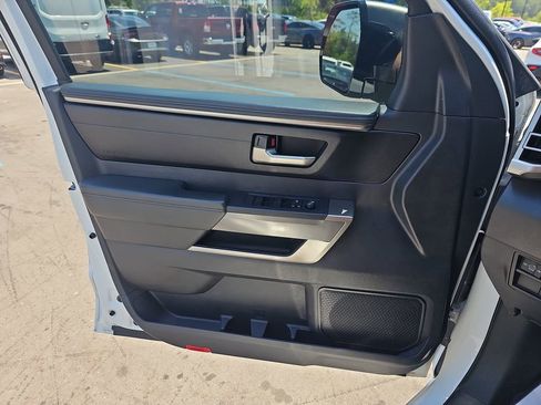 Used 2022 Toyota Tundra SR5 w/ SR5 Premium Package AWD/4WD image 30