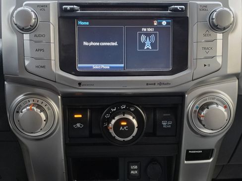 Used 2018 Toyota 4Runner SR5 AWD/4WD image 11