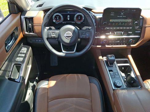Certified 2024 Nissan Pathfinder Platinum w/ Black Appearance Package AWD/4WD image 14