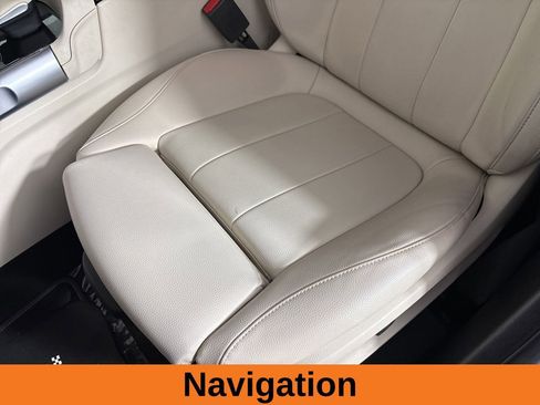 Used 2023 Mercedes-Benz GLB 250 4MATIC image 9