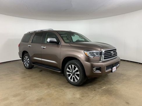 Used 2018 Toyota Sequoia Limited w/ Safety & Convenience Package AWD/4WD image 5
