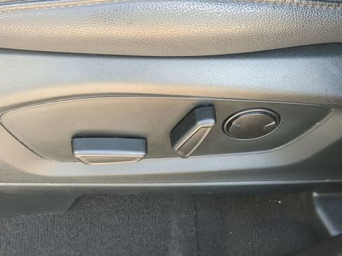 Used 2023 Ford Explorer Limited image 20