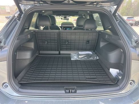New 2026 Volkswagen Tiguan SE R-Line FWD image 23
