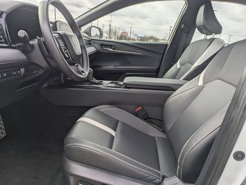 Used 2025 Toyota Camry SE image 26