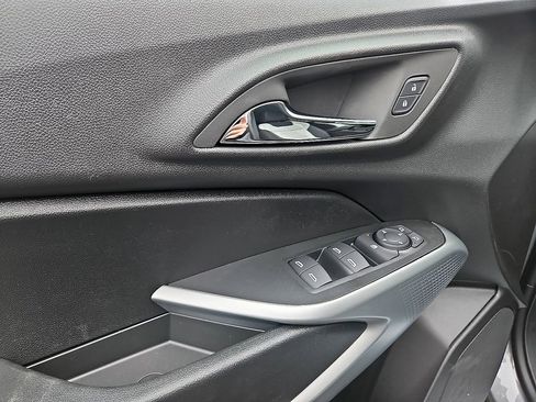 New 2026 Chevrolet Trax LS image 9