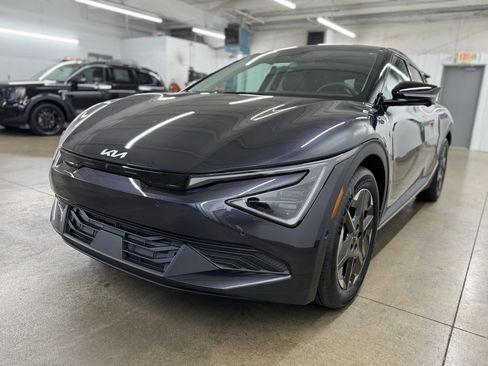 New 2025 Kia EV6 Light w/ Light LR Technology Package image 5