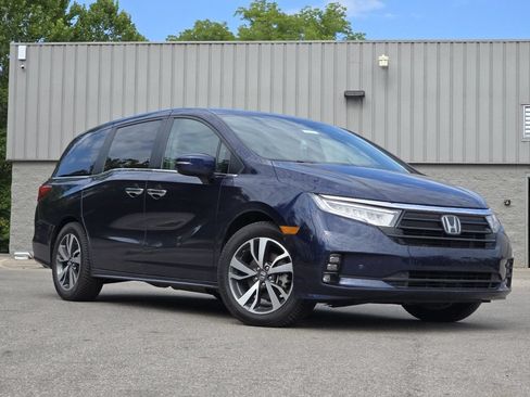 Used 2023 Honda Odyssey Touring image 1