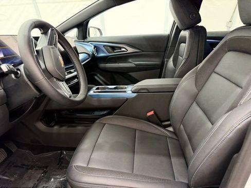 New 2026 Chevrolet Equinox EV LT image 12