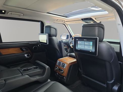 Used 2018 Land Rover Range Rover Long Wheelbase Supercharged image 24