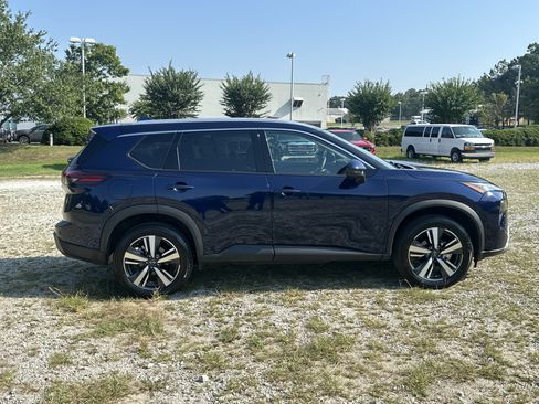 Used 2026 Nissan Rogue SL AWD/4WD image 4