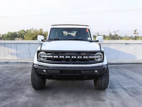 Used 2024 Ford Bronco Outer Banks AWD/4WD image 3
