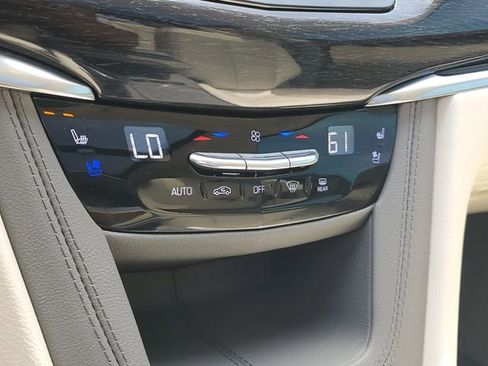 Certified 2023 Cadillac XT6 Premium Luxury AWD/4WD image 24