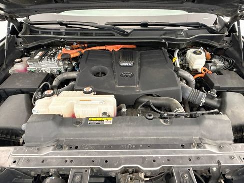 Used 2023 Toyota Sequoia TRD Pro AWD/4WD image 31