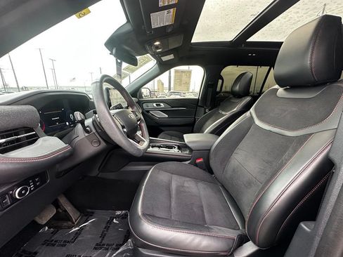 Used 2025 Ford Explorer ST AWD/4WD image 18