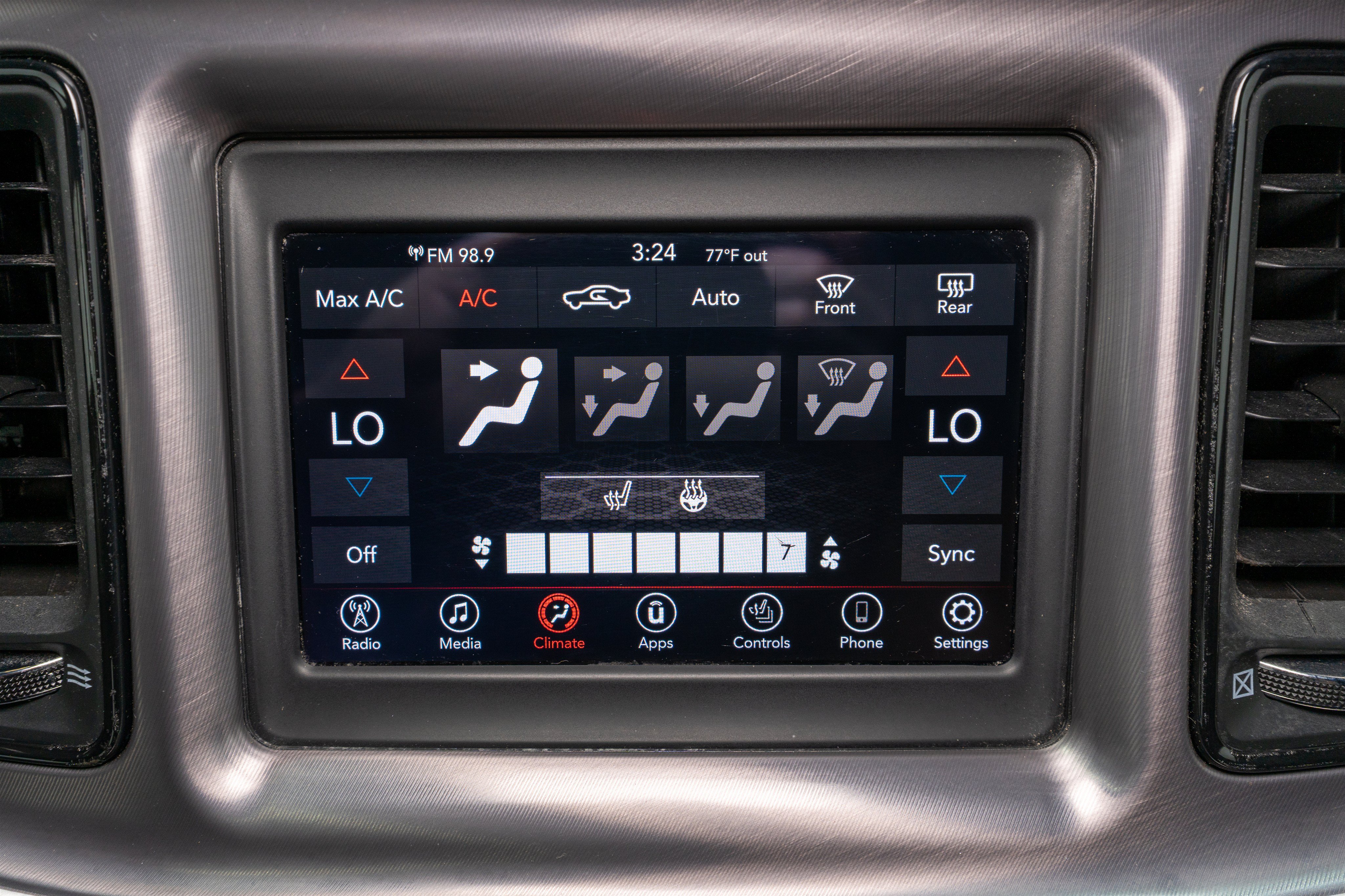 Used 2019 Dodge Challenger R/T w/ Driver Convenience Group RWD image 14