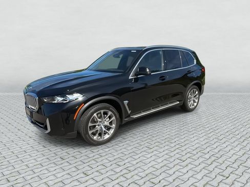 Certified 2024 BMW X5 xDrive40i w/ Premium Package AWD/4WD image 4