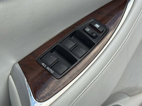 Used 2011 Lexus ES 350 image 11