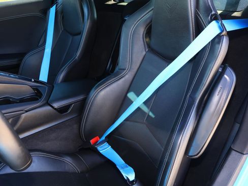 Used 2022 Chevrolet Corvette Stingray Coupe w/ Z51 Performance Package image 11