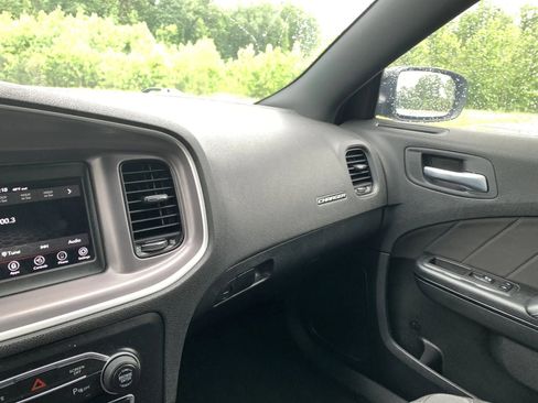 Used 2022 Dodge Charger SXT w/ Blacktop Package RWD image 15