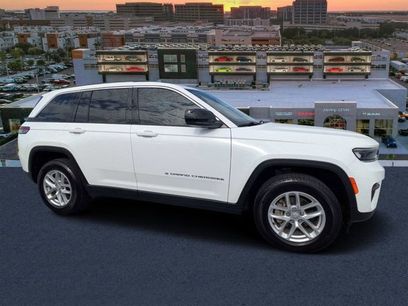 Used 2023 Jeep Grand Cherokee Laredo w/ Luxury Tech Group I