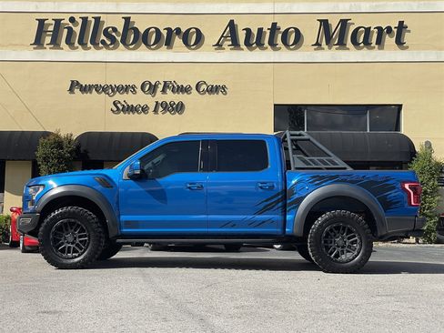 Used 2019 Ford F150 Raptor w/ Equipment Group 802A Luxury image 3
