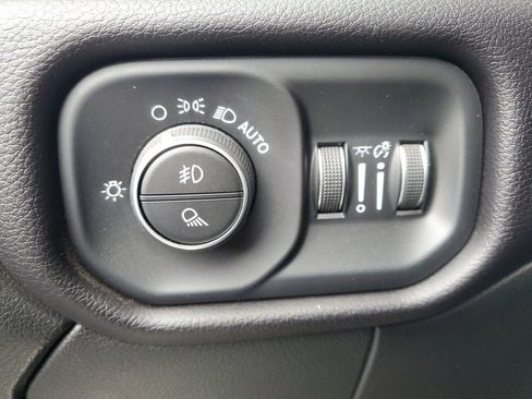 Used 2021 RAM 3500 Laramie image 12