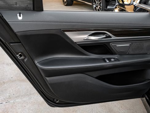 Used 2021 BMW 750i xDrive image 55