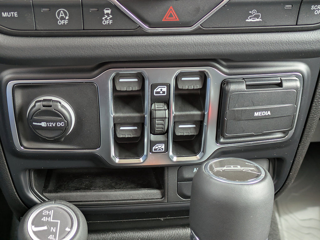 New 2026 Jeep Gladiator Sport AWD/4WD image 24