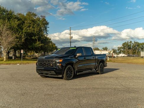 Used 2023 Chevrolet Silverado 1500 Custom image 2