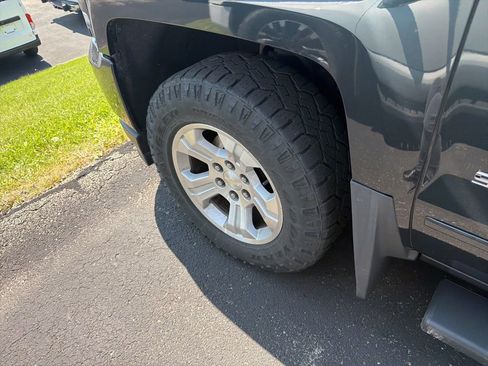 Used 2018 Chevrolet Silverado 1500 LT w/ All Star Edition image 10