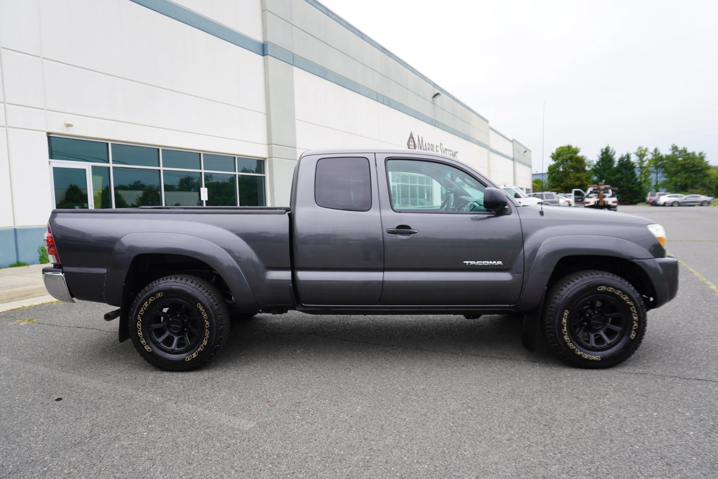 Used 2010 Toyota Tacoma 4x4 Access Cab V6 image 8