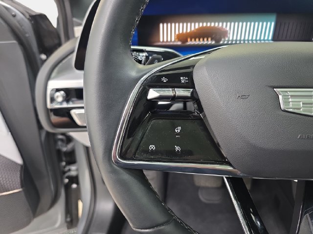 Certified 2024 Cadillac Lyriq Luxury AWD/4WD image 14