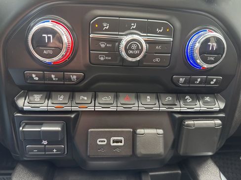 Used 2023 GMC Sierra 3500 Denali w/ Denali Black Diamond Edition AWD/4WD image 47