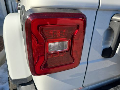 Used 2021 Jeep Wrangler Unlimited Sport image 37