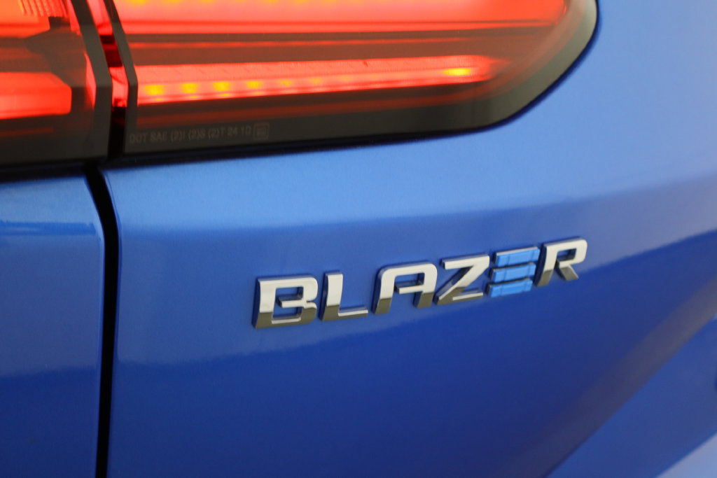 Used 2024 Chevrolet Blazer EV LT AWD/4WD image 39
