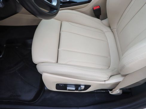 Used 2019 BMW X3 xDrive30i w/ Driving Assistance Package AWD/4WD image 16