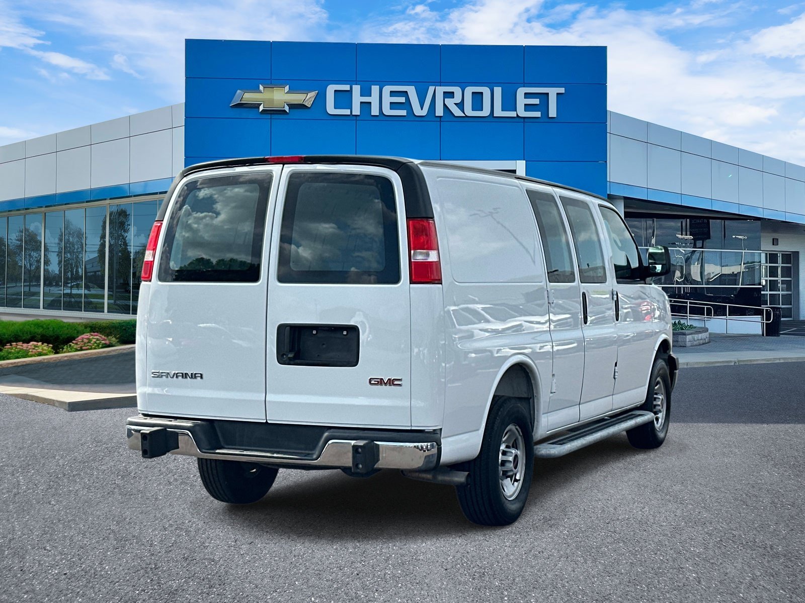Certified 2025 GMC Savana 2500 w/ Driver Convenience Package RWD image 4