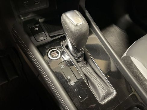 Used 2024 Nissan Kicks SR w/ SR Premium Package FWD image 31